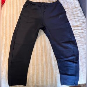 Nike Regular Fit Tapered Leg Tech Pants